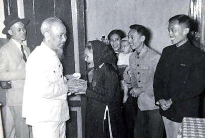 KỶ NIỆM 135 NĂM NGÀY SINH CHỦ TỊCH HỒ CHÍ MINH (19/5/1890-19/5/2025)